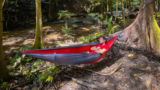 Lokasi camping tersembunyi bawah Highway Karak