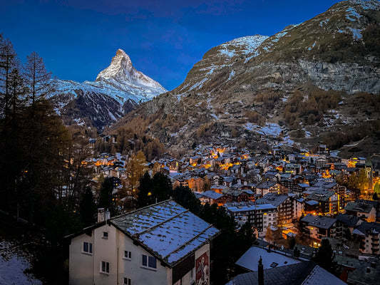 Haram kereta berpetrol masuk kampung ini. Zermatt Switzerland